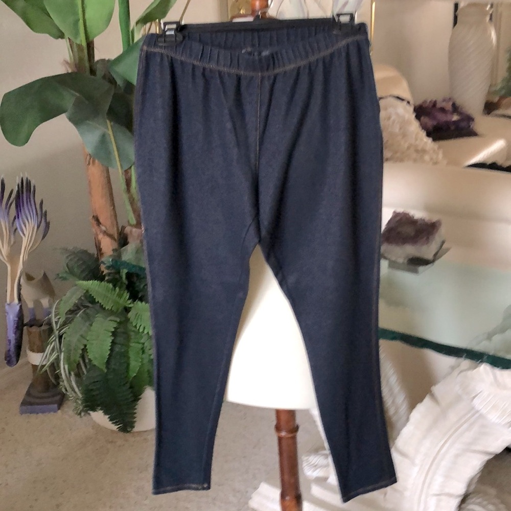 SZ M (8-10) DENIM LOOK JEGGINGS. LIKE NEW DARK WASH ELASTIC WAIST